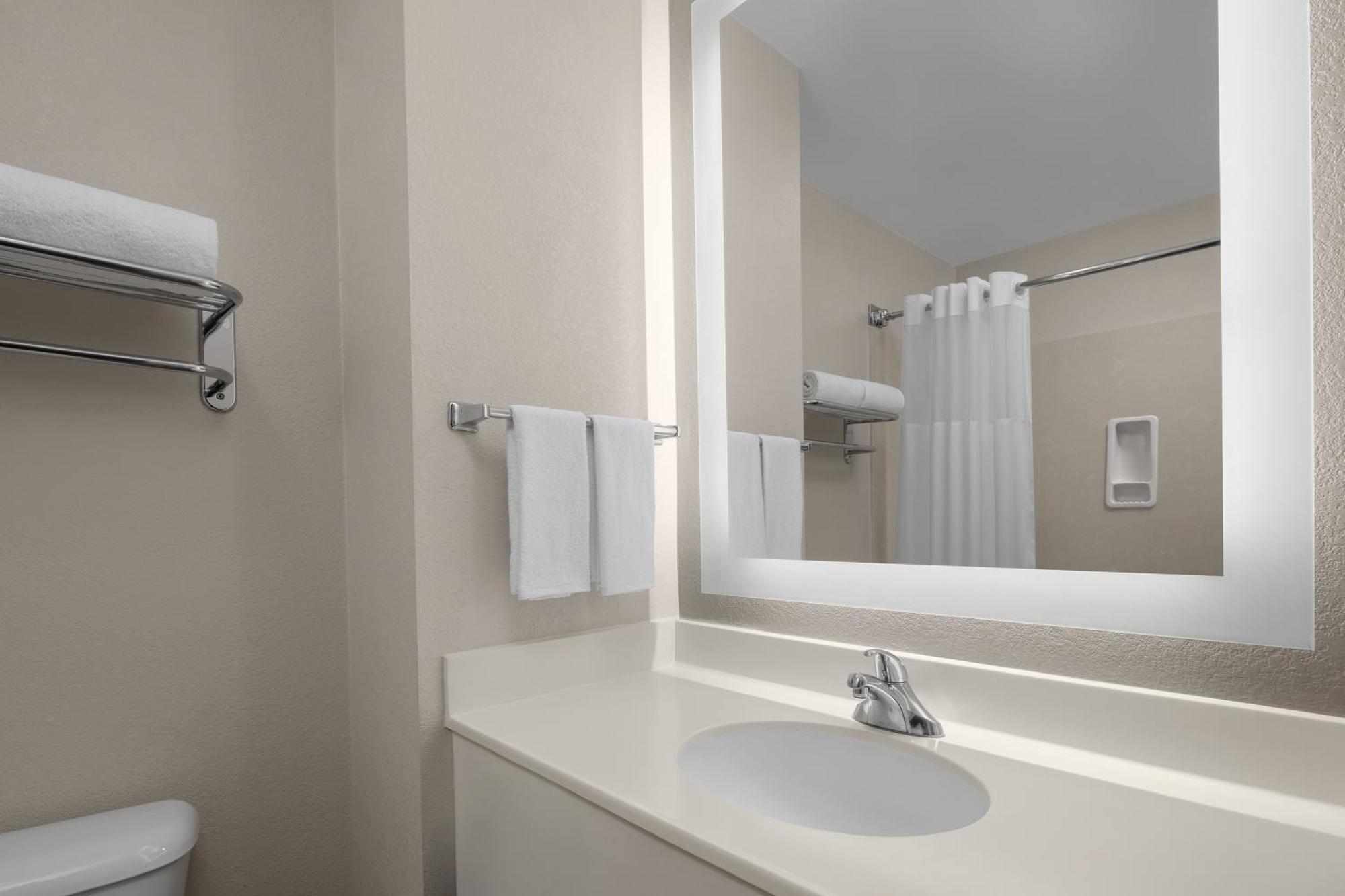 Larkspur Landing Extended Stay Suites Рентон Экстерьер фото
