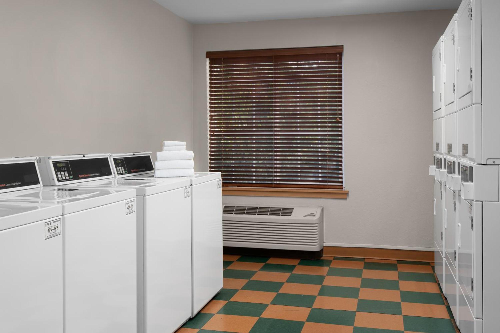 Larkspur Landing Extended Stay Suites Рентон Экстерьер фото