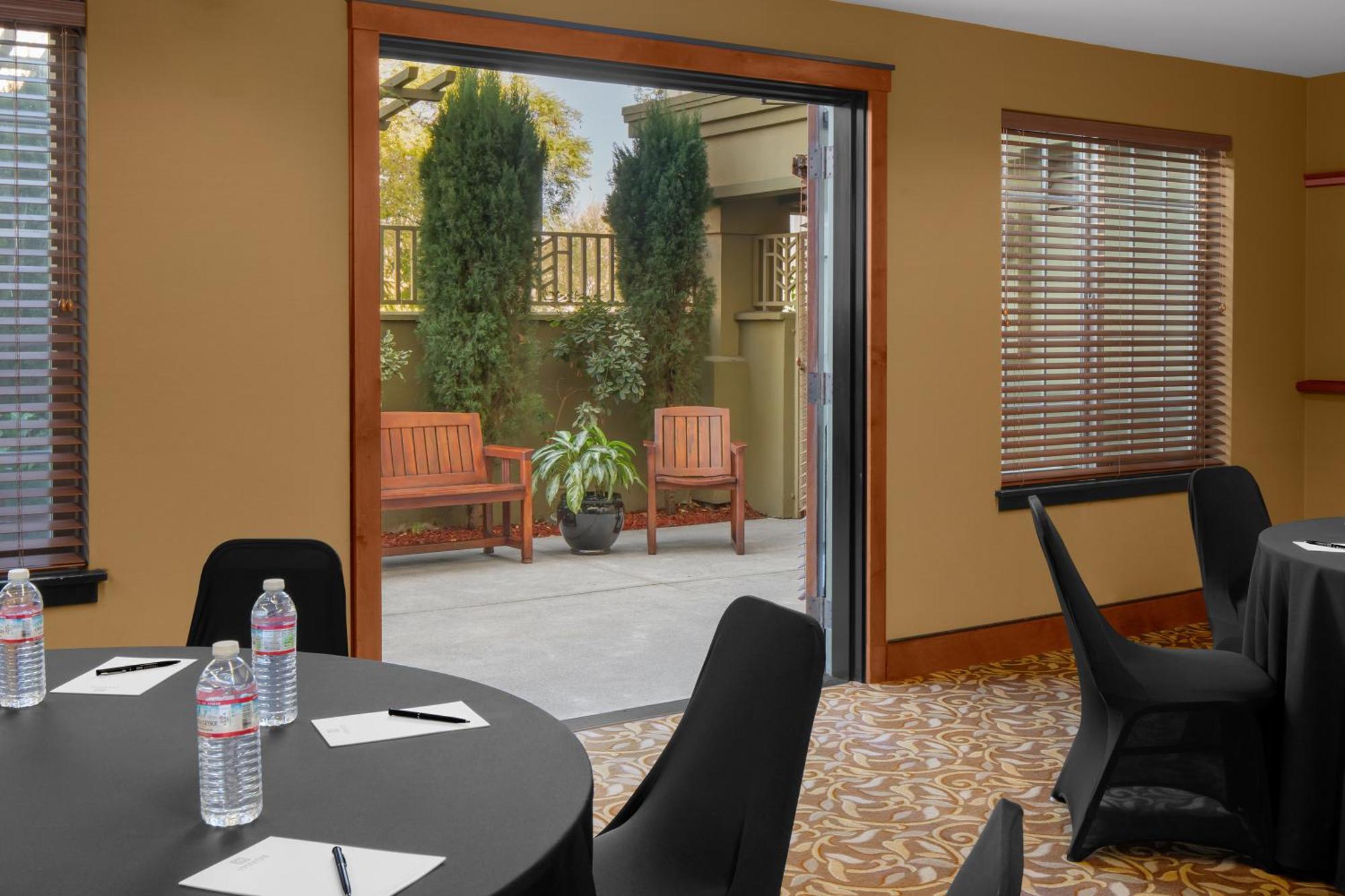 Larkspur Landing Extended Stay Suites Рентон Экстерьер фото
